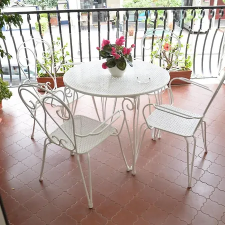Maison Lurò Bed & Breakfast 4*